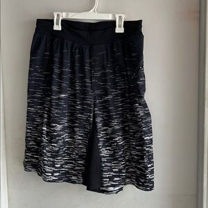 Lululemon Men's Assert Short
Gondola Stripe Black White Black
Size M